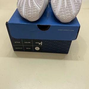 Varsity cheer sneakers size 5
